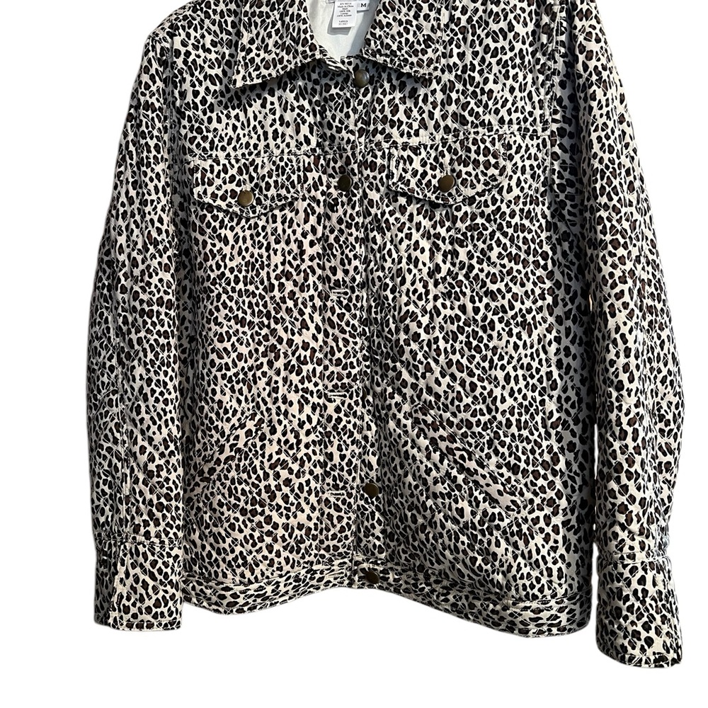 Coldwater Creek leopard quilted jacket size medium never worn nice light weight